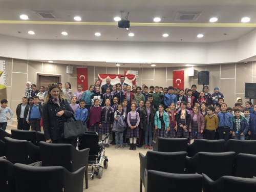 Gaziantep'in Çocuk Kütüphanelerinde Karagöz ve Hacivat Oyunları Sergilendi. ( 17 Nisan 2019 )