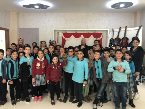 Gaziantep'in Çocuk Kütüphanelerinde Karagöz ve Hacivat Oyunları Sergilendi. ( 17 Nisan 2019 )
